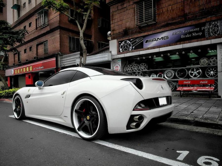  Ferrari California V-309 by Vorsteiner 2012 года  (фото 4 из 8)